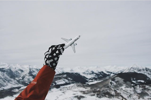 This trip has been the best holiday gift we could have asked for. So excited that Alaska Airlines is now offering nonstop service from LA to Crested Butte! We're having a blast wandering around this gorgeous mountain. ???? -@lauralawsonvisconti + @nickvisconti 