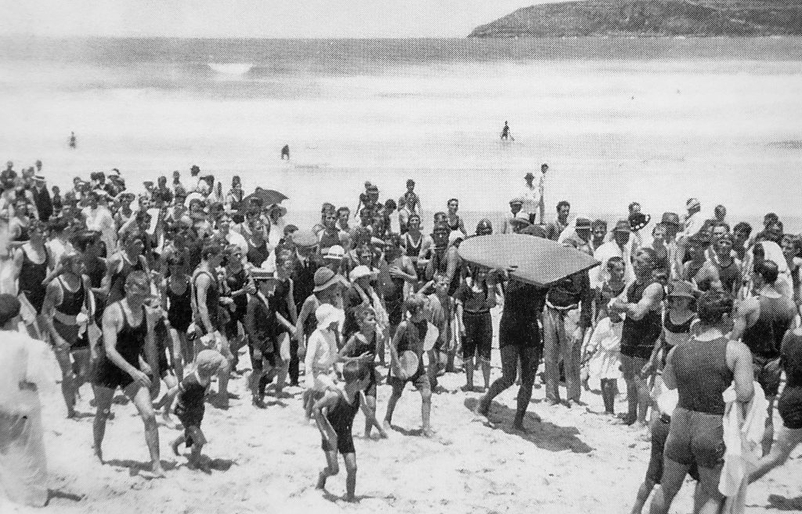 1915-Duke-leaving-water-with-board-1024x720