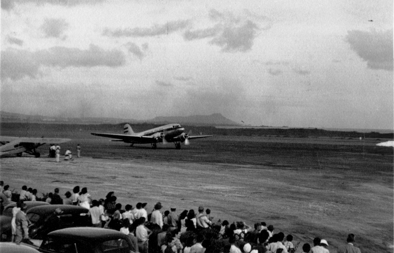 1941 1ST_DC_3_ARRIVES_FROM_LONG_