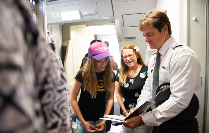 The captain of the Airbus A330 filling out Thom's first logbook 3-7-2020_TORI-7