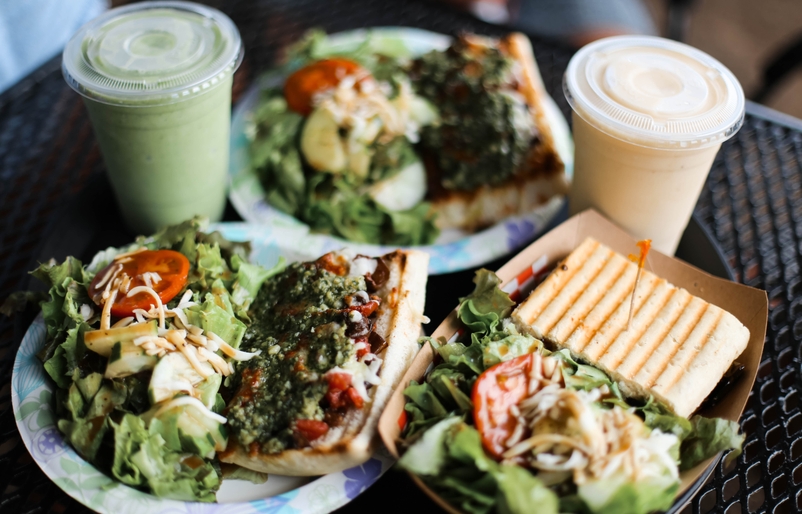 Cafe.Farm Pizza Panini and Smoothie