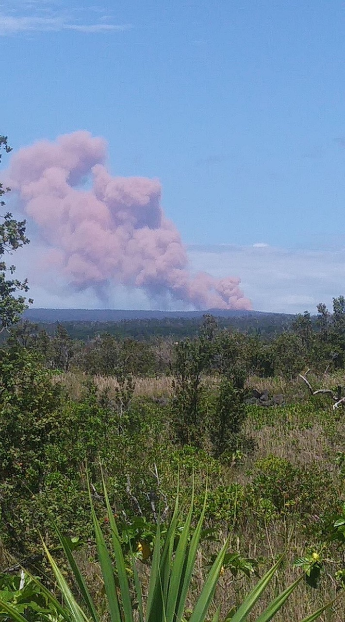Observing the Kīlauea eruption from afar Kilauea - Distant Photo