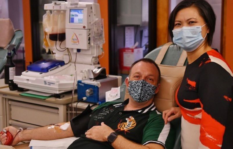 Hawai'i Lt. Gov Josh Green with Blood Bank of Hawaii President and CEO Kim-Anh Nguyen during his convalescent plasma program (CCP) donation at the Dillingham Donor Center. LG